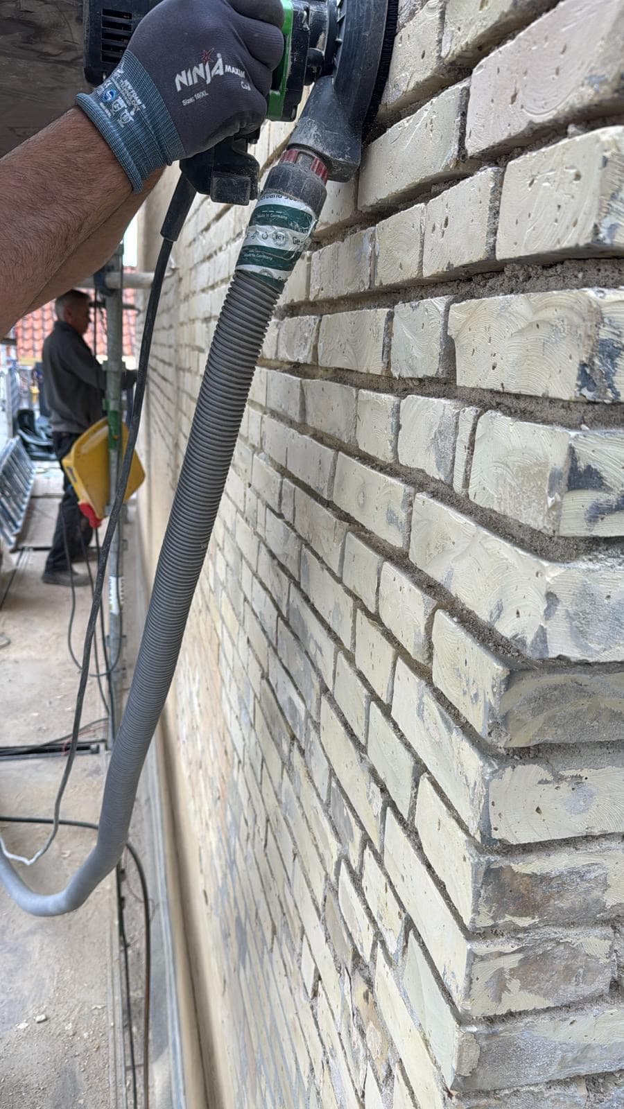 Facademurværk på byggeplads